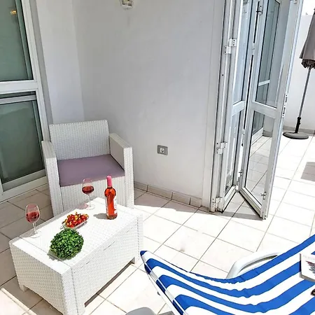 In Mit Terrasse By Interhome *