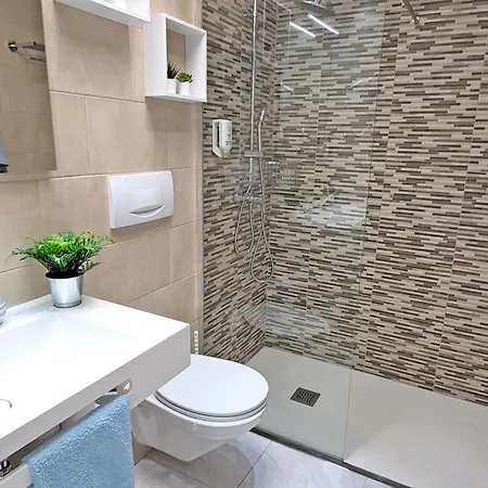 In Mit Terrasse By Interhome شقة كوستا كالما